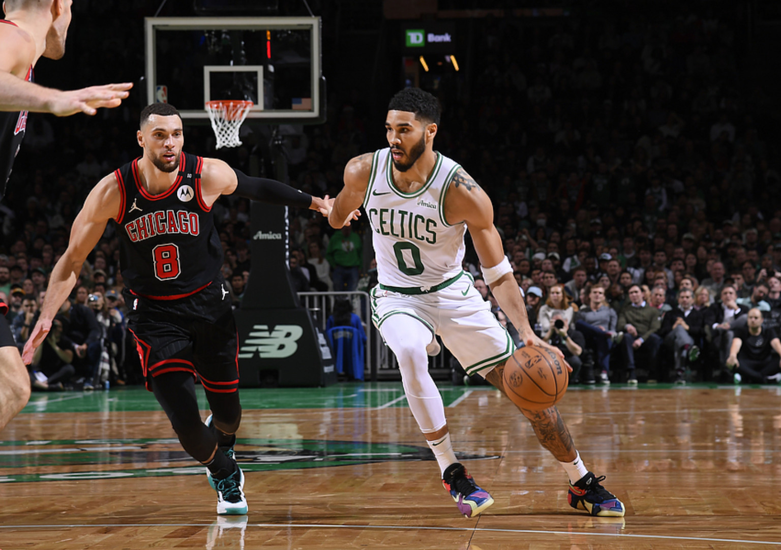 塔图姆爆冷击败塞尔维亚队，关键助攻引爆全场！